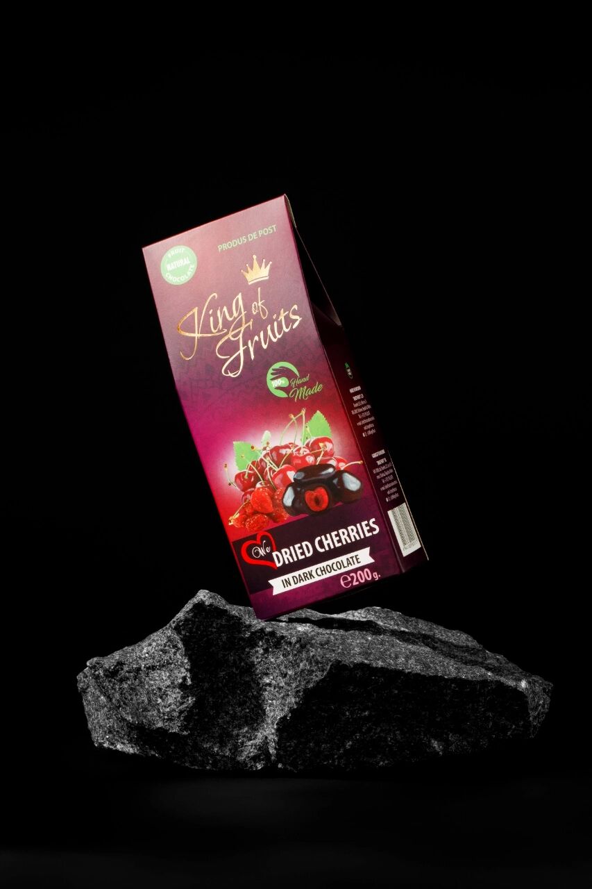 Vișine uscate în ciocolată neagră - STOC EPUIZAT
